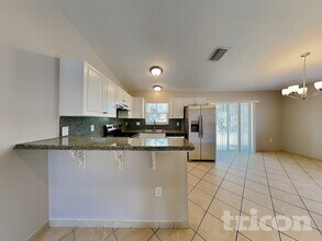 505 22nd Terrace E in Bradenton, FL - Foto de edificio - Building Photo