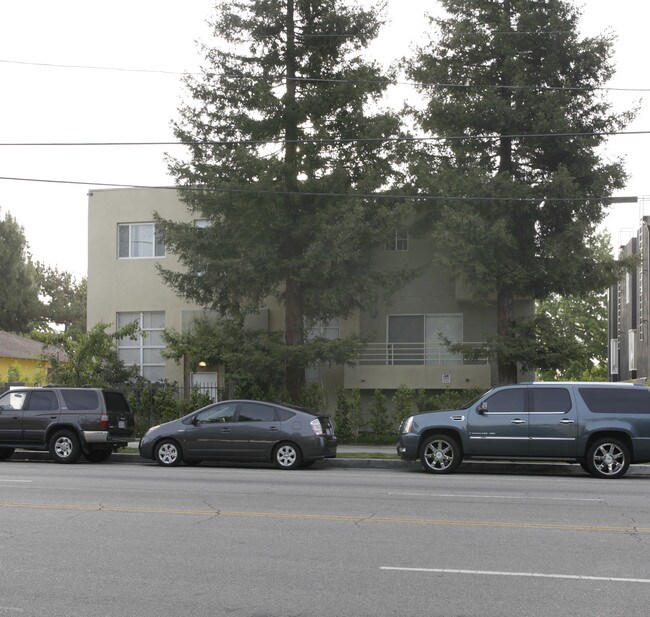 Residential Condominium in Los Angeles, CA - Building Photo - Building Photo