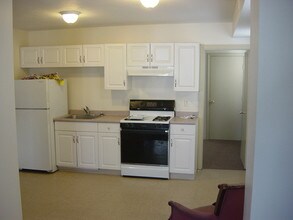 800 Broadway St, Unit 1 in Lowell, MA - Building Photo - Building Photo