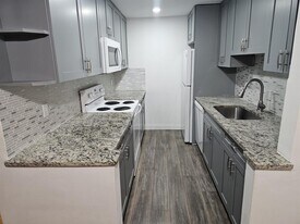 3910 Crystal Lake Dr in Deerfield Beach, FL - Building Photo