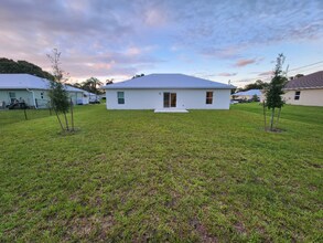 1115 18th St SW in Vero Beach, FL - Building Photo - Building Photo