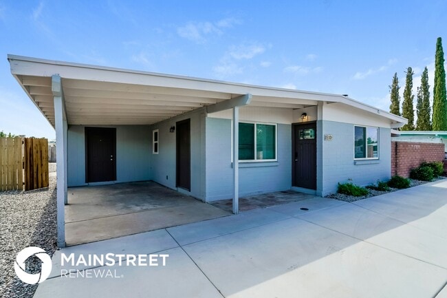 8510 E Ruby Dr in Tucson, AZ - Foto de edificio - Building Photo