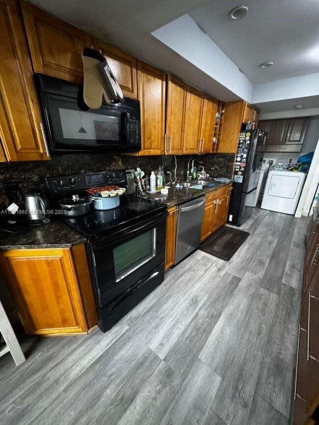 19416 NE 26th Ave in Miami, FL - Building Photo - Building Photo