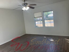 389 W Sloan St in Stephenville, TX - Building Photo - Building Photo