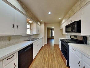 13630 Willow Bend Rd in Dallas, TX - Building Photo - Building Photo