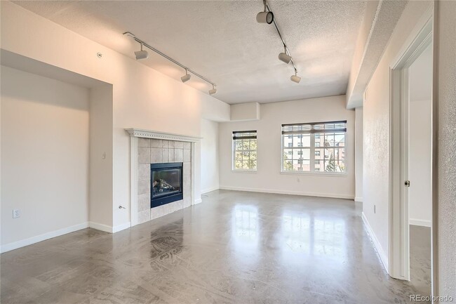 1780 N Washington St, Unit 305 in Denver, CO - Building Photo - Building Photo