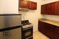 501 1/2 E 83rd St in New York, NY - Building Photo - Building Photo