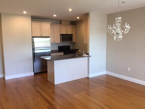 1522 VFW Pkwy, Unit 204 in Boston, MA - Building Photo - Building Photo