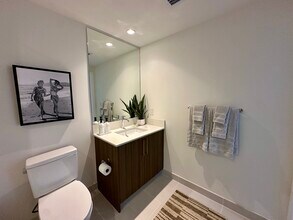 1040 SW 4th Ave, Unit B3 in Miami, FL - Building Photo - Building Photo