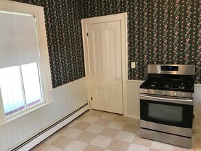 8 Meridian St in Melrose, MA - Building Photo - Building Photo