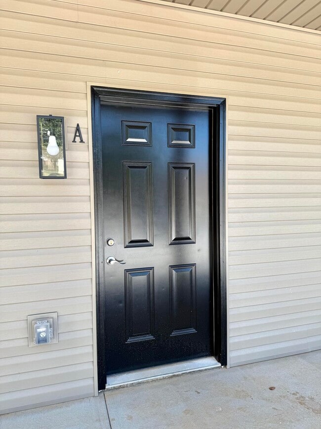 property at 703 E Mt Vernon St