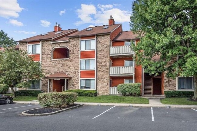 2514 Sussex Ct in Mount Laurel, NJ - Foto de edificio - Building Photo