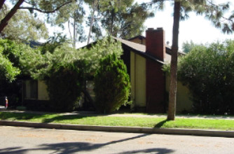 1024 W Pine St in Upland, CA - Foto de edificio - Building Photo