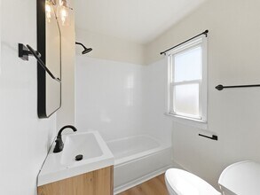 41 W George Ave in Hazel Park, MI - Building Photo - Building Photo