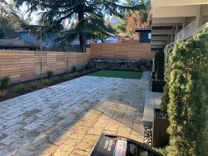 2547 NE 106th Pl in Seattle, WA - Building Photo - Building Photo