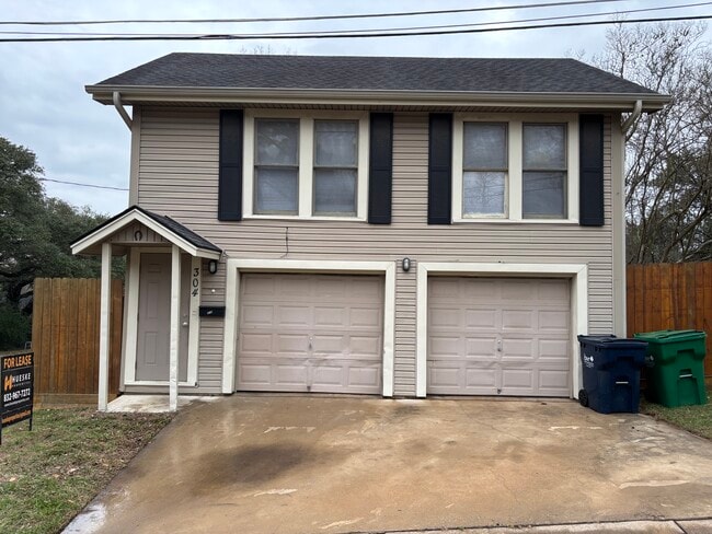 property at 304 W Chauncy St