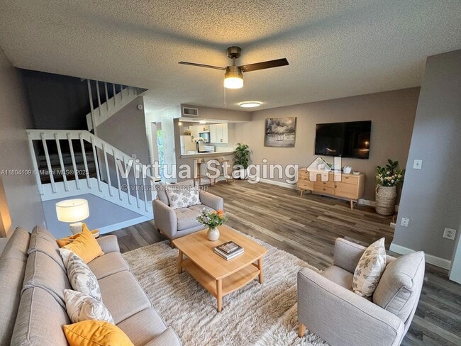 843 Crystal Lake Dr in Pompano Beach, FL - Building Photo - Building Photo