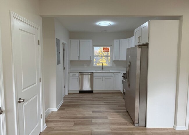 5216 Duke Ave, Unit Up in Cleveland, OH - Building Photo - Building Photo