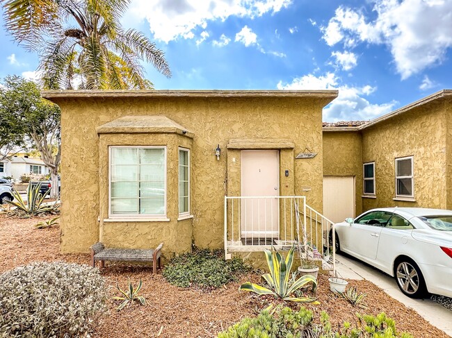 302 W Mariposa Ave in El Segundo, CA - Building Photo - Building Photo