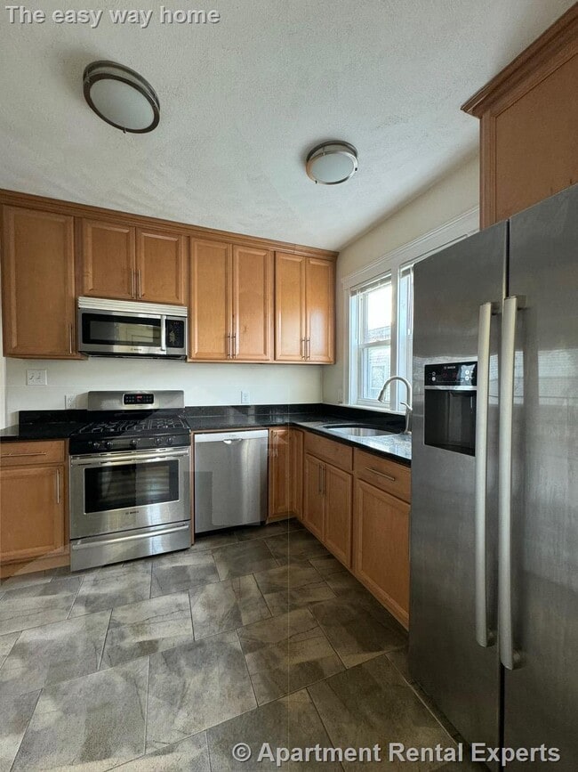 65 Conwell Ave in Somerville, MA - Foto de edificio - Building Photo