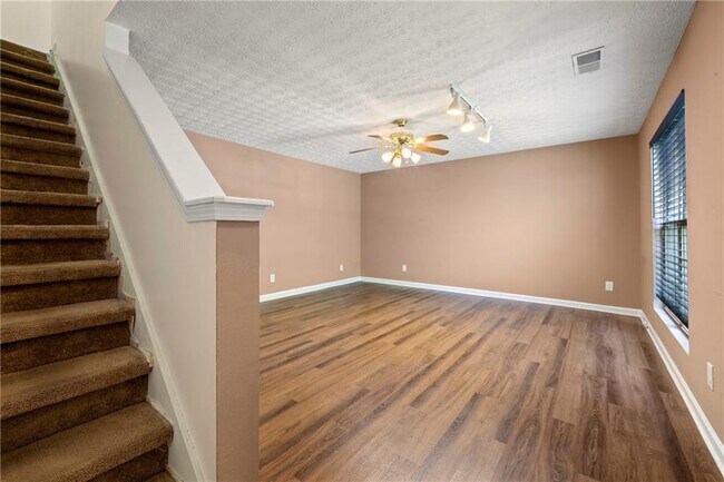 1382 Hollenbeck Ln in Riverdale, GA - Building Photo - Building Photo