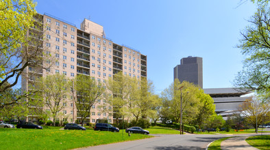 Executive House Apartments in Albany, NY - Building Photo - Building Photo