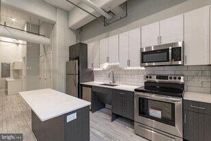 412-26 S 13th St in Philadelphia, PA - Building Photo