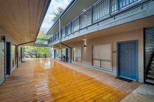 908 Poplar St in Austin, TX - Building Photo