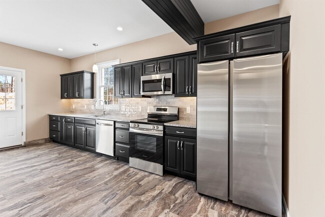 property at 6 Latchkey Ln