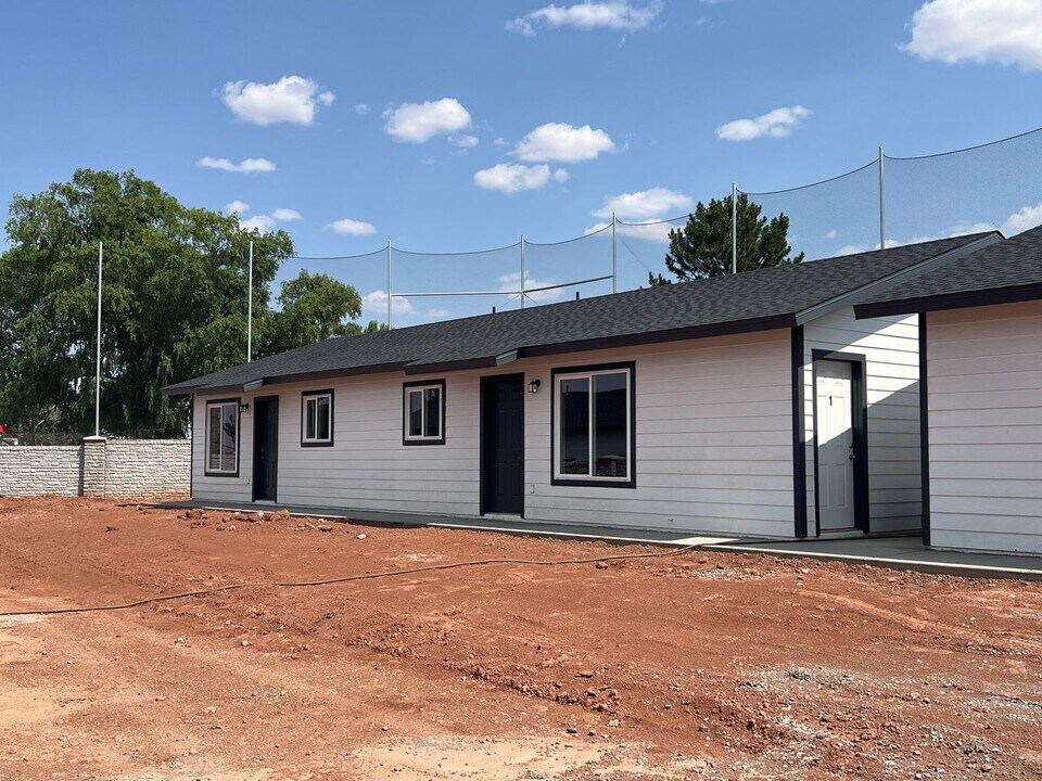 195 Lyon Gate Dr in Snowflake, AZ - Building Photo