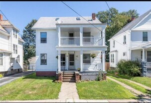 1303 Lakeland Ave in Lakewood, OH - Building Photo