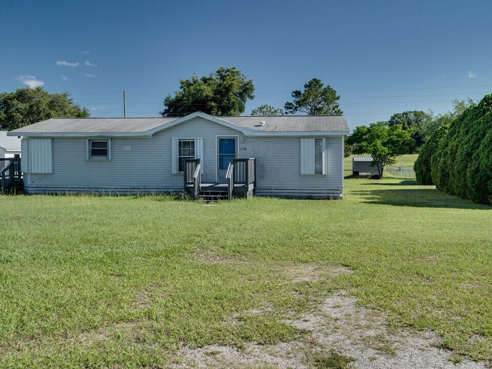 7710 Co Rd 109G in Lady Lake, FL - Building Photo