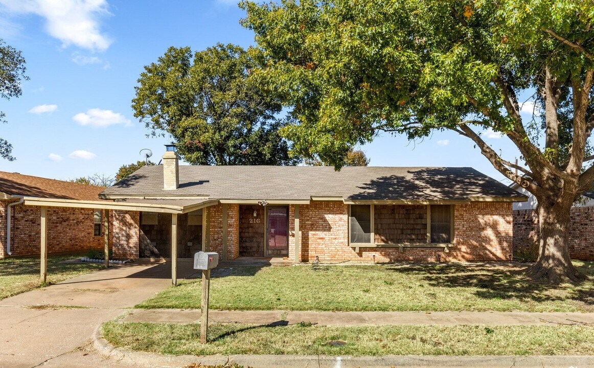 216 Dirks Dr in Wichita Falls, TX - Building Photo
