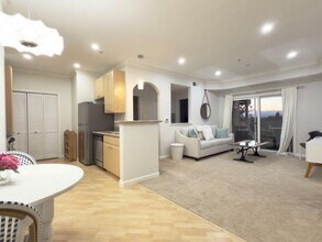 801 S Winchester Blvd in San Jose, CA - Building Photo - Building Photo