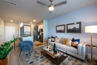 18313 FM 1093 in Richmond, TX - Foto de edificio - Building Photo