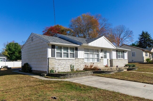 property at 318 Jefferson Ave