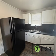 18675 Meyers Rd in Detroit, MI - Building Photo - Building Photo