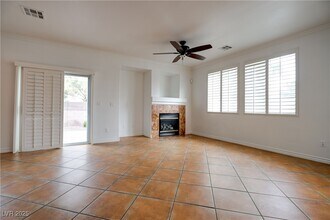 2412 Energized Ct in Henderson, NV - Building Photo - Building Photo
