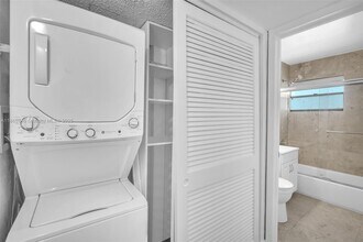 3265 Virginia St in Miami, FL - Building Photo - Building Photo