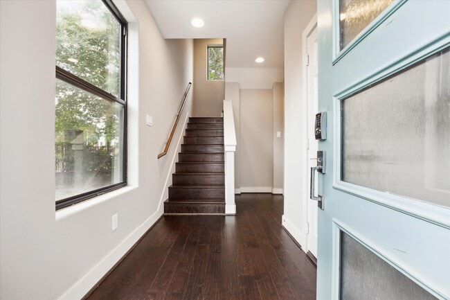 property at 3212 N MacGregor Way