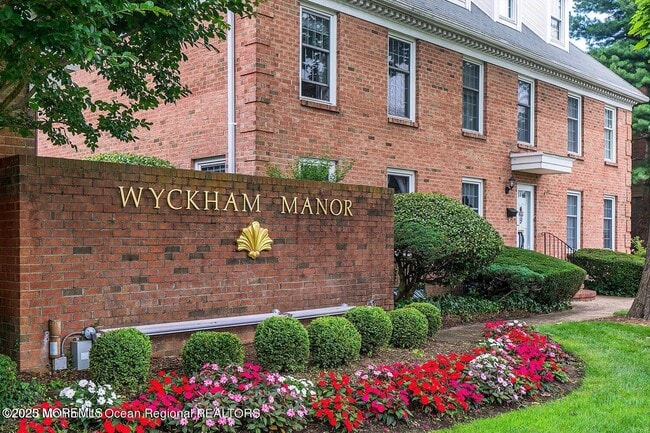 property at 60 Wyckham Rd