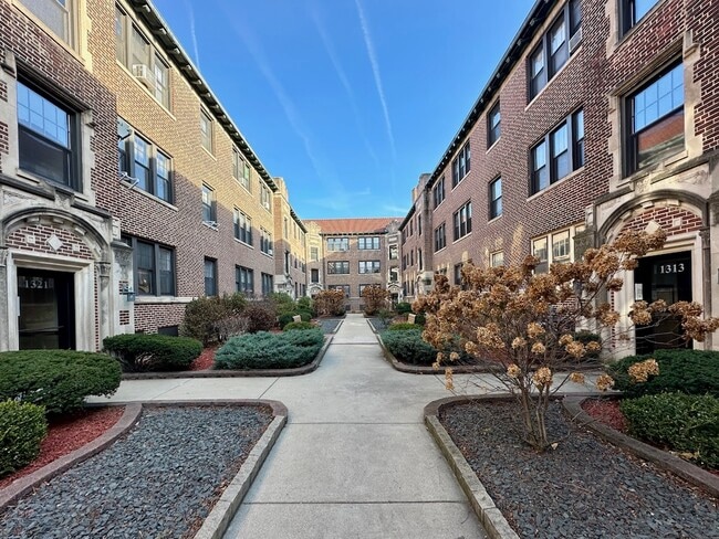 property at 1322 Oak Ave