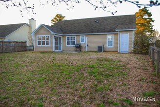 2406 Sapling Cir in Wilmington, NC - Building Photo - Building Photo