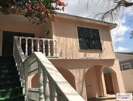 1169 Calle Galaxia in Brownsville, TX - Building Photo