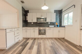 12426 NW 8th Ave in North Miami, FL - Building Photo - Building Photo