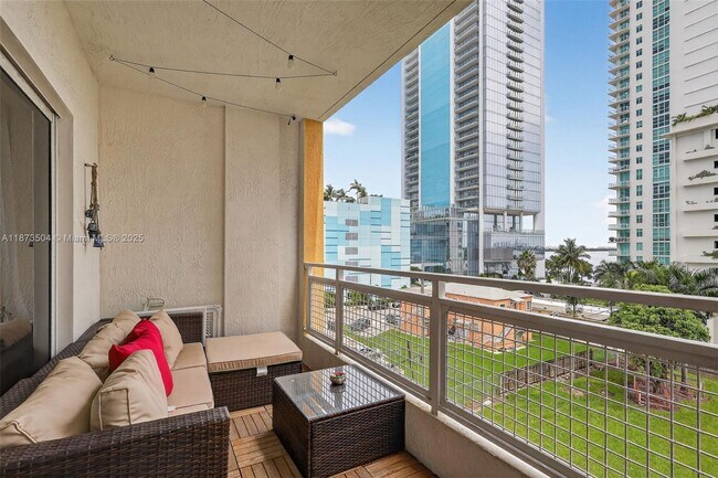 471 NE 25th St in Miami, FL - Building Photo - Building Photo