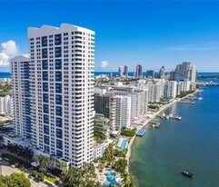 1330 West Ave, Unit 710 in Miami Beach, FL - Building Photo