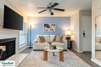 711 Brentford Pl in Arlington, TX - Foto de edificio - Building Photo