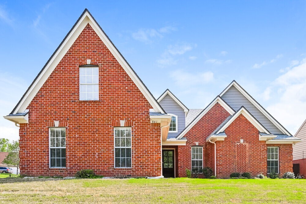 841 Cedar Trace Cir in Hernando, MS - Building Photo
