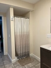 16 Ferncliff Ave in North Providence, RI - Foto de edificio - Building Photo